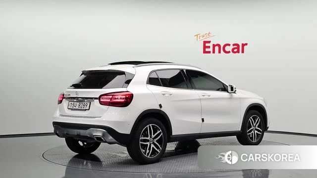 Mercedes-Benz GLA-Class X156 2019 Белый из Кореи
