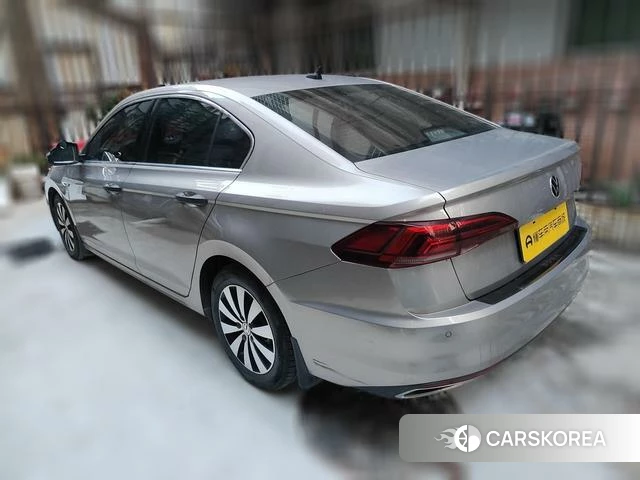 Volkswagen Bora 2021 Желтый из Китая
