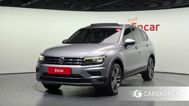 Volkswagen Tiguan Allspace 2020 Серебряный из Кореи