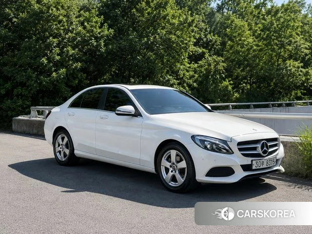Mercedes-Benz C-Class W205 2018 Белый из Кореи