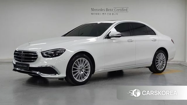 Mercedes-Benz E-Class W213 2023 Белый из Кореи
