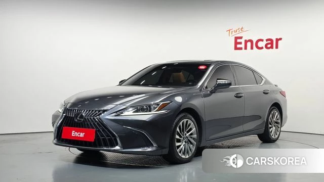 Lexus ES300h 7th generation 2023 Серый из Кореи