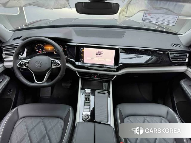 Volkswagen Tourang 2024 Черный из Китая