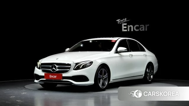 Mercedes-Benz E-Class W213 2018 Белый из Кореи