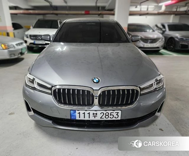 BMW 5 Series (G30) 2023 Цвет галактики из Кореи