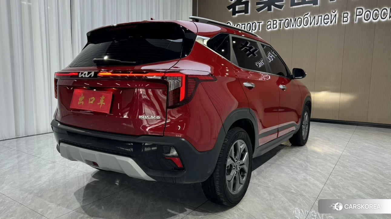 Kia Seltos 2023 Красный из Китая