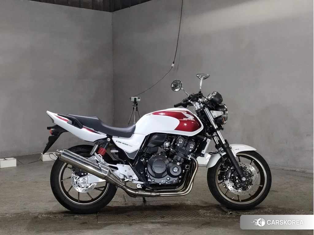 Проданный Honda CB400SF 2018 из Японии, фото 2