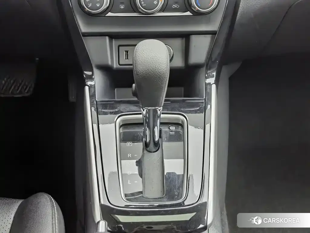 Nissan Sylphy 2023 Белый из Китая