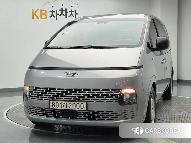 Hyundai Staria 2022 Серебристо-серый из Кореи