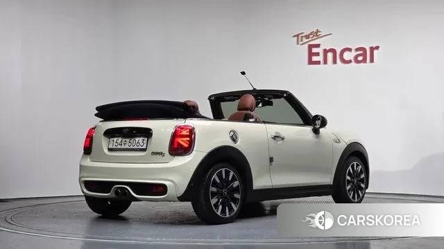 Mini Cooper S Convertible 2018 Жемчужный цвет из Кореи