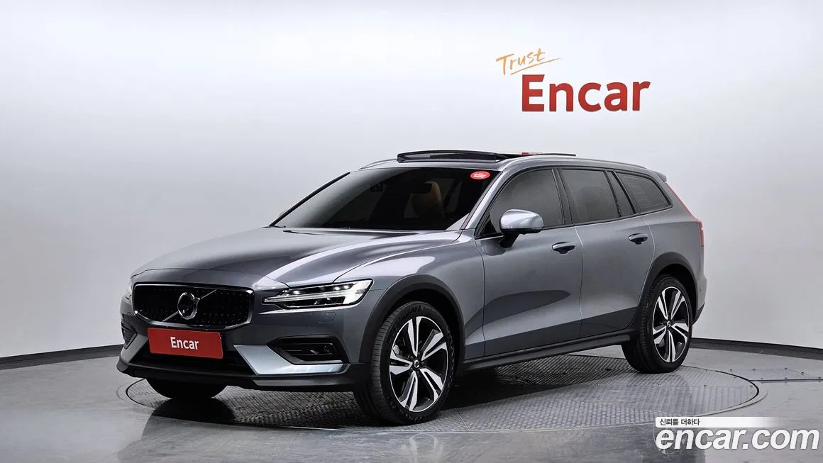 Volvo V60 Cross-Country 2nd Generation 2019 из Кореи