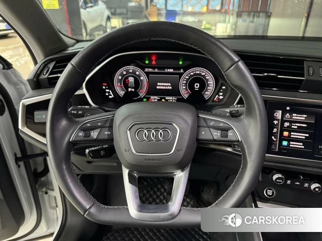 Audi Q3 2023 Белый из Китая