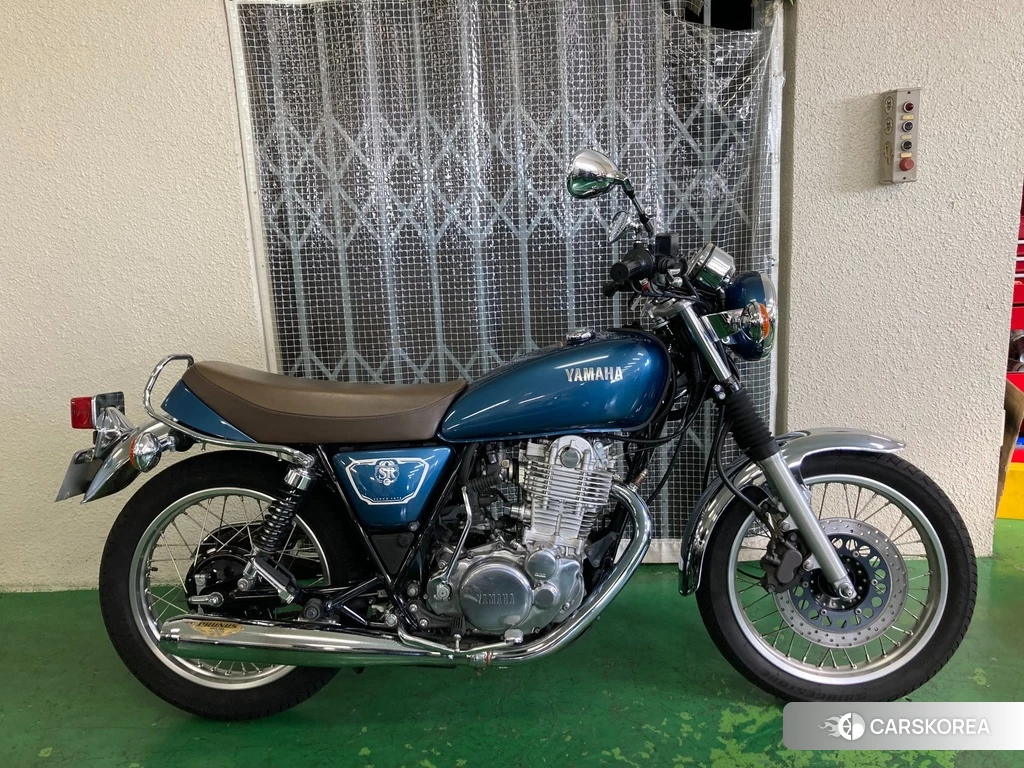 Проданный Yamaha SR 400 2020 из Японии