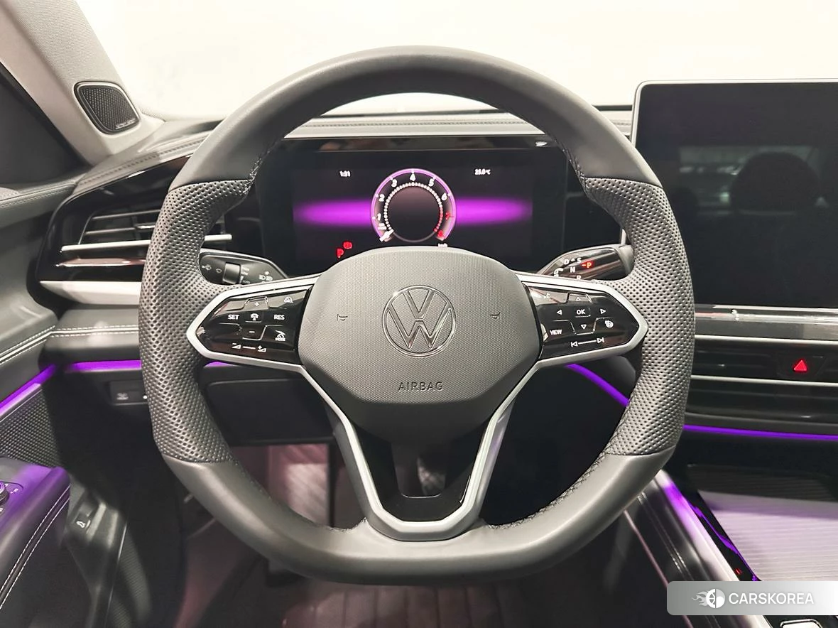 Volkswagen Passat 2024 Темно-серый из Китая