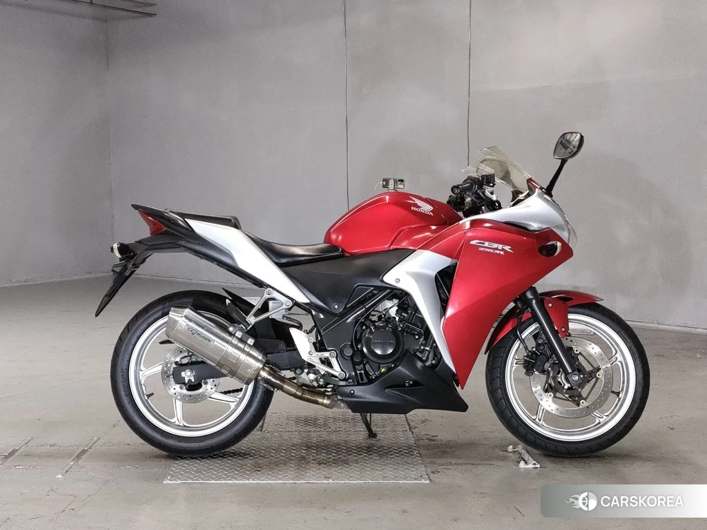Проданный Honda CBR250R 2011 из Японии