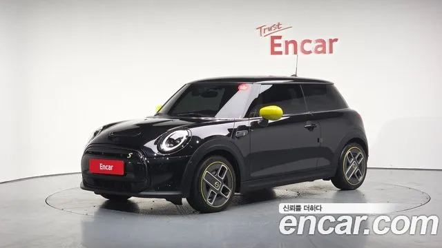 Mini Cooper Electric 2022 Черный из Кореи