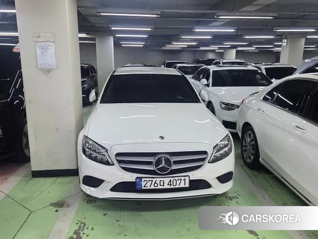 Mercedes-Benz C-Class W205 2019 Белый из Кореи