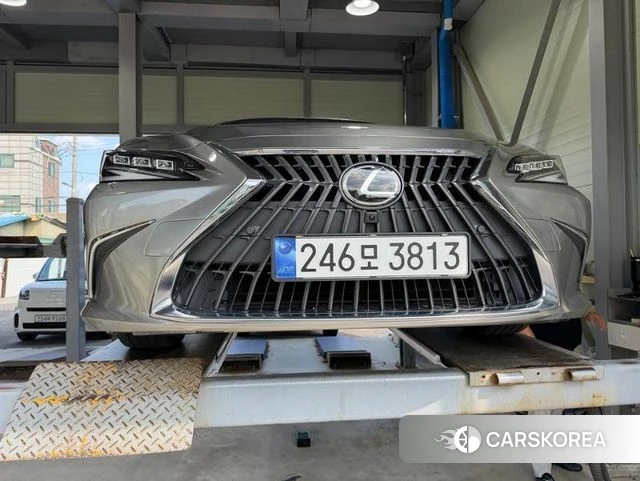 Lexus ES300h 7th generation 2024 Серый из Кореи