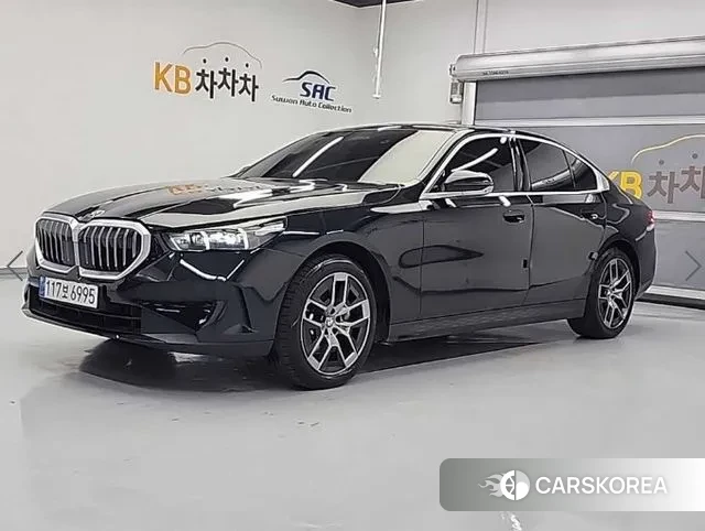 BMW 5 Series (G60) 2024 Черный из Кореи