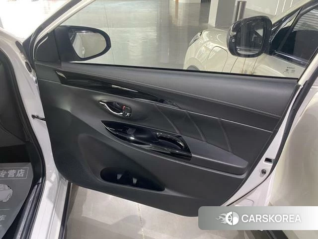 Toyota YARIS L Zhixuan 2022 Белый из Китая