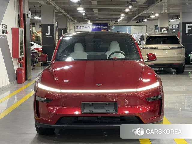 Tesla Model Y 2026 Красный из Китая
