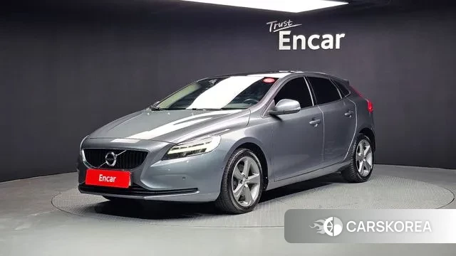 Volvo V40 2018 Серый из Кореи