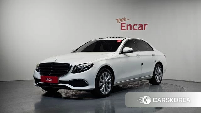 Mercedes-Benz E-Class W213 2018 Белый из Кореи