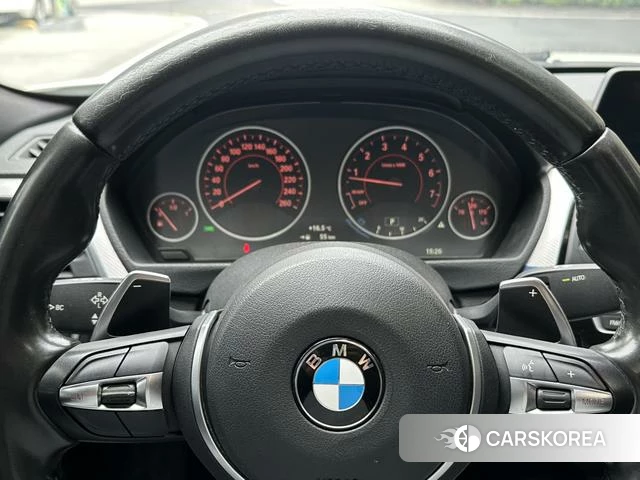 BMW 3 series 2018 Белый из Китая