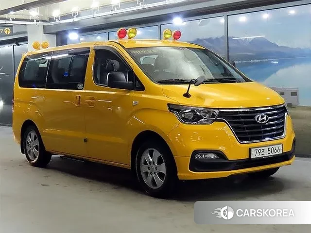 Hyundai The New Grand Starex 2019 Желтый из Кореи