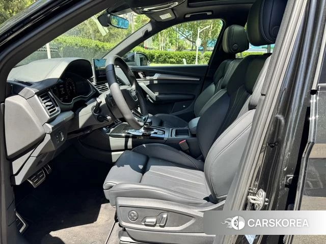 Audi Q5L 2025 Черный из Китая