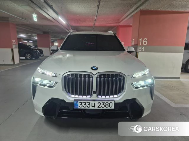 BMW X7 (G07) 2026 Белый из Кореи