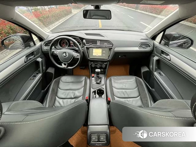 Volkswagen Tiguan L 2021 Черный из Китая