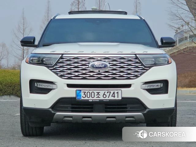Ford Explorer 6th Generation 2021 Белый из Кореи