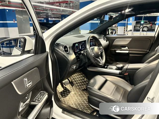 Mercedes-Benz GLA 2023 Белый из Китая
