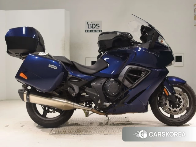 Triumph TROPHY 1215SE 2013 из Японии