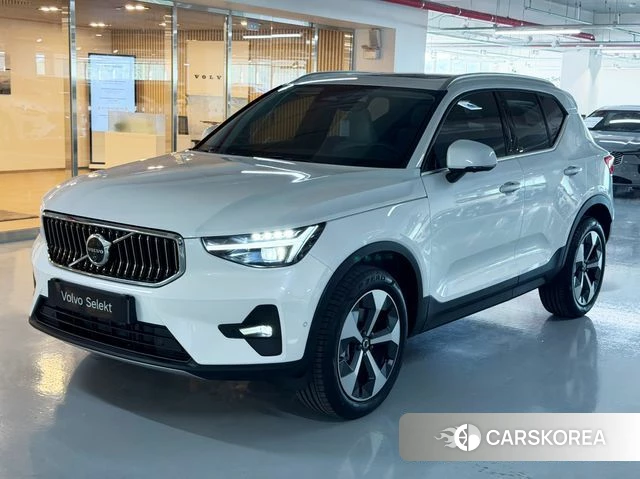 Volvo XC40 2025 Белый из Кореи