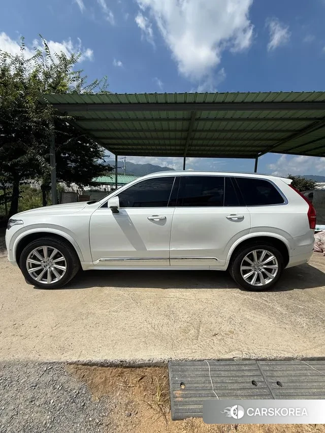 Volvo XC90 second Generation 2019 Белый из Кореи