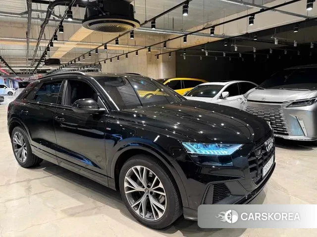 Audi Q8 (4M) 2022 Черный из Кореи