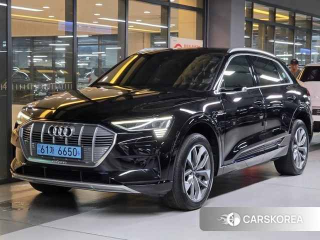 Audi e-Tron 2020 Черный из Кореи