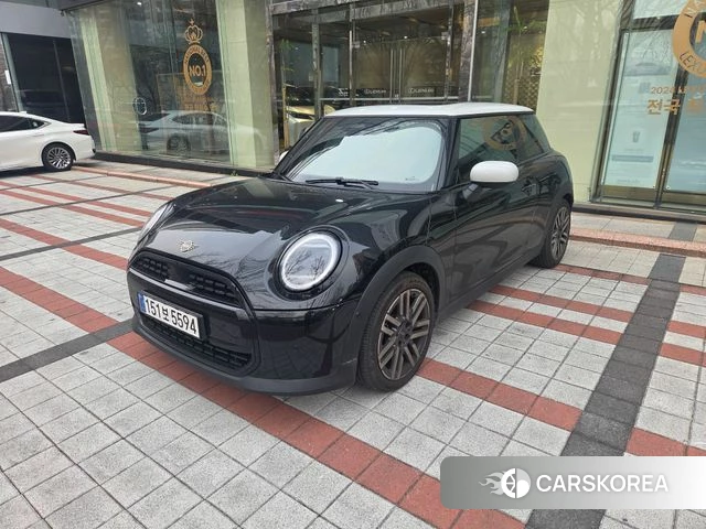 Mini Cooper C 4th generation 2025 Черный из Кореи