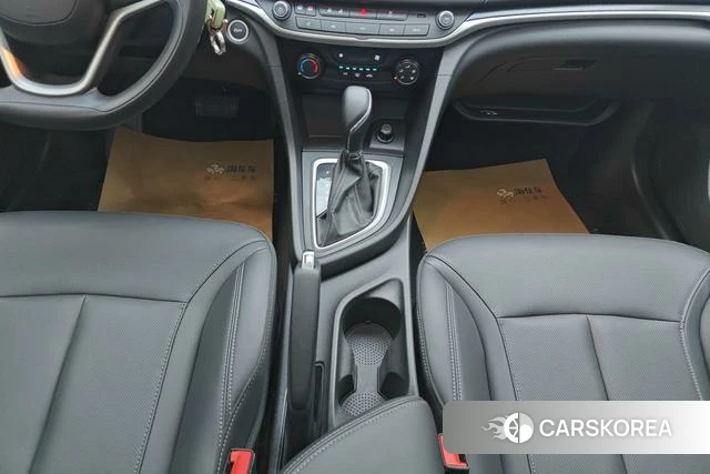 Buick Yinglang 2021 Белый из Китая