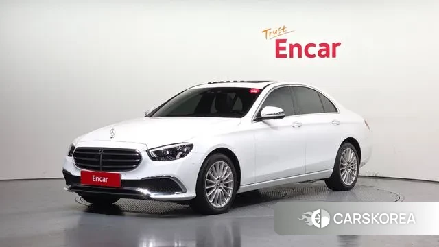 Mercedes-Benz E-Class W213 2023 Белый из Кореи