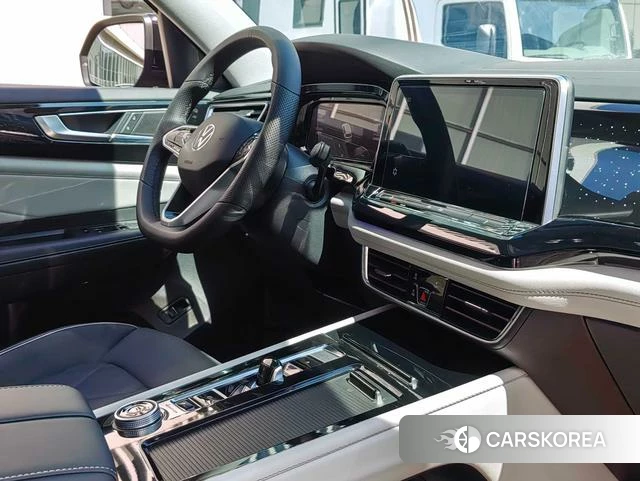 Volkswagen Tourang 2023 Черный из Китая