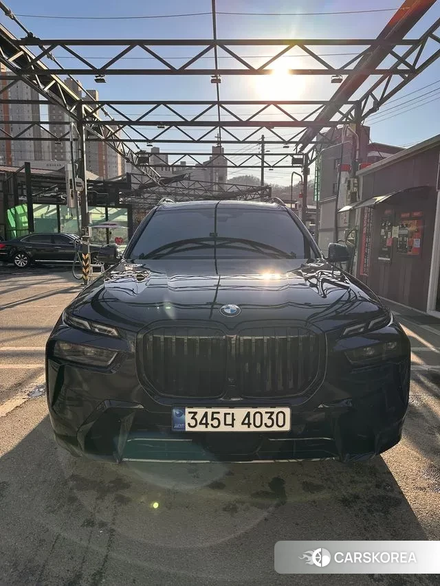 BMW X7 (G07) 2024 Черный из Кореи