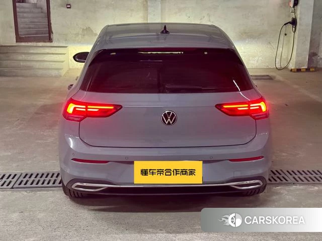 Volkswagen Golf 2022 Темно-серый из Китая