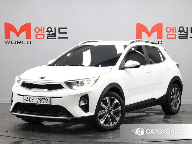 Kia Stonic 2019 Белый из Кореи