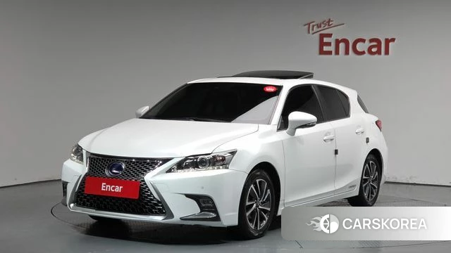 Lexus CT200h 2018 Белый из Кореи