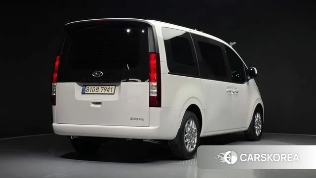 Hyundai Staria 2024 Белый из Кореи