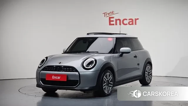 Mini Cooper C 4th generation 2024 Серебряный из Кореи