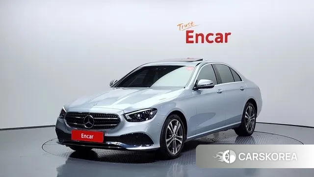Mercedes-Benz E-Class W213 2021 Серебристо-серый из Кореи
